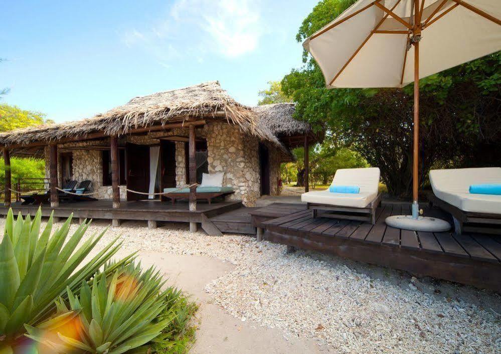 Azura Quilalea Island Hotel Exterior photo